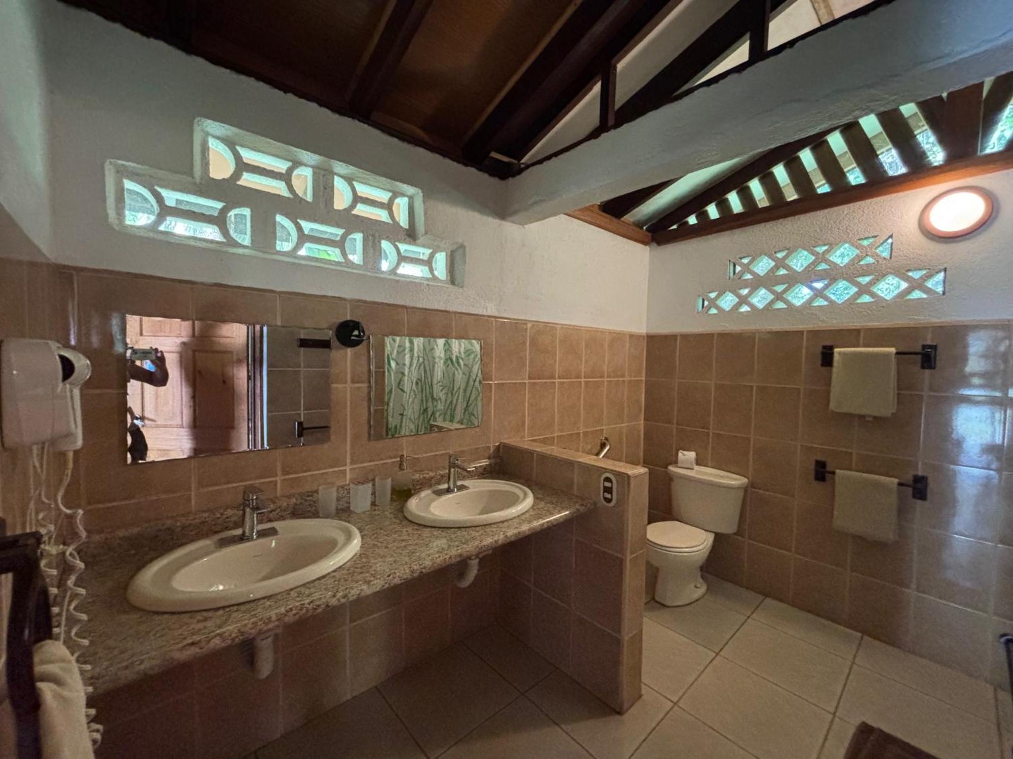 Hotel Suizo Loco Lodge & Resort กาอุยตา ภายนอก รูปภาพ